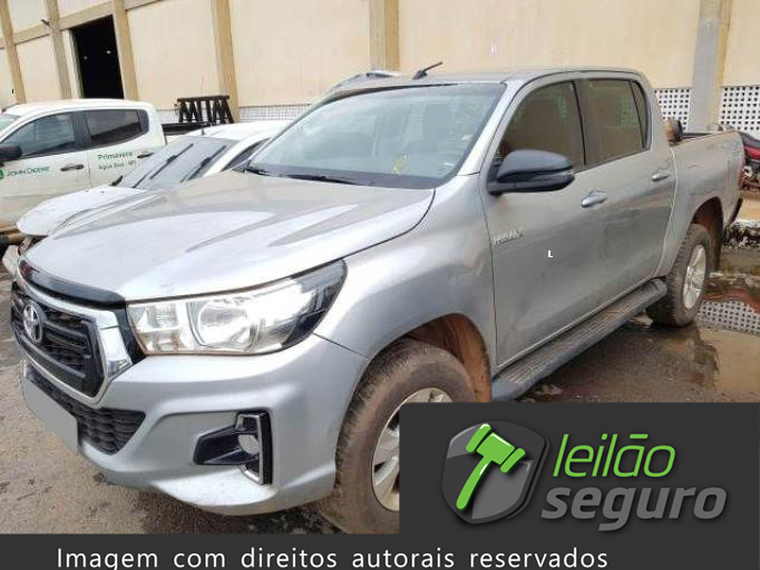LOTE 044 TOYOTA HILUX CD 2021