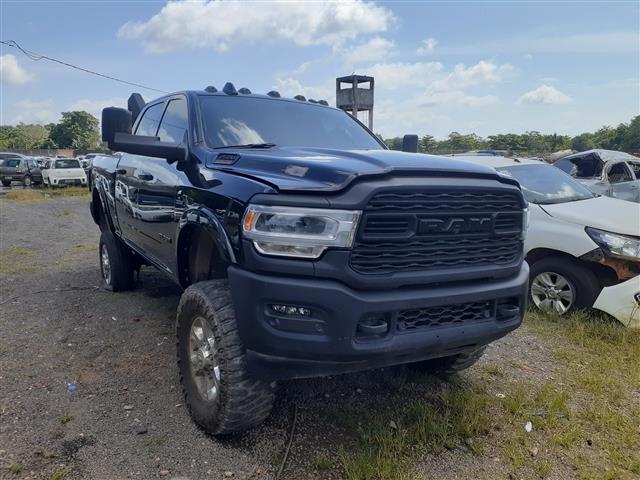 LOTE 100 RAM 2500 LARAMIE