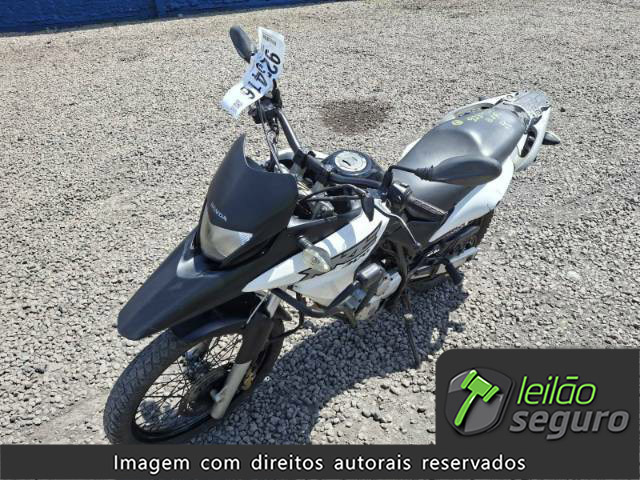 LOTE 038 HONDA XRE 300 2016