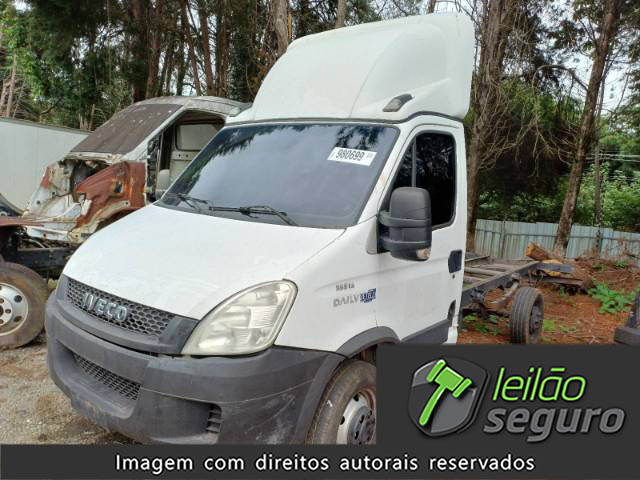 LOTE 035 IVECO DAILY CHASSI