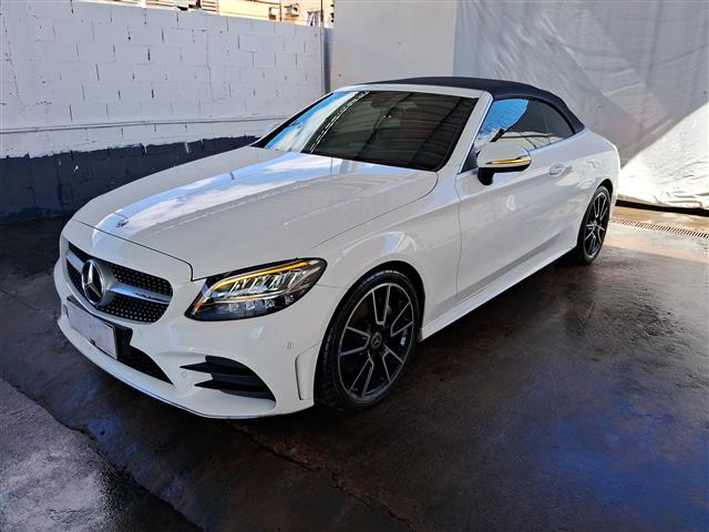 LOTE 084 MERCEDES-BENZ C300 CA
